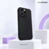 Zwart siliconen iPhone 15 Pro hoesje met camera bescherming