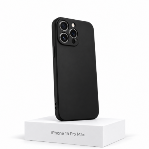 Zwart siliconen iPhone 15 Pro Max hoesje met camerabescherming op witte achtergrond